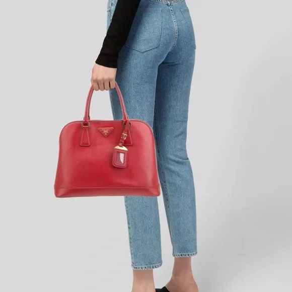 PRADA 😍
Medium Saffiano Lux Open Promenade Tote - Picture 6 of 7